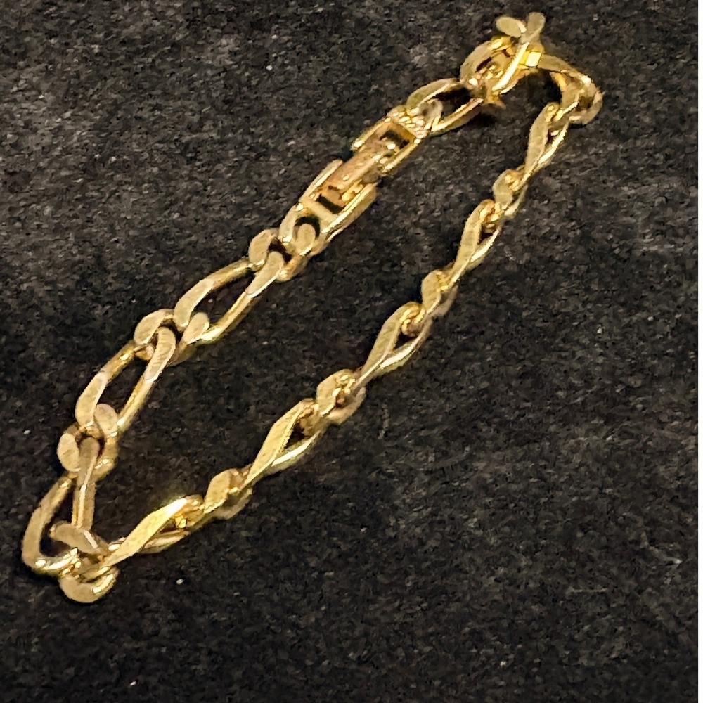 Monet Gold Tone Link Bracelet Fold Over Clasp 7 Inch Vintage Jewelry